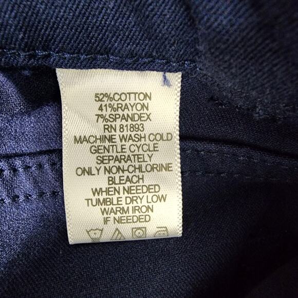 Isaac Mizrahi Live Womens Petite 24/7 Stretch Pants Size 10P Navy 5 Pocket Knit - Picture 8 of 9